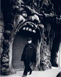 Robert Doisneau (1912-1994) Hell, 1952